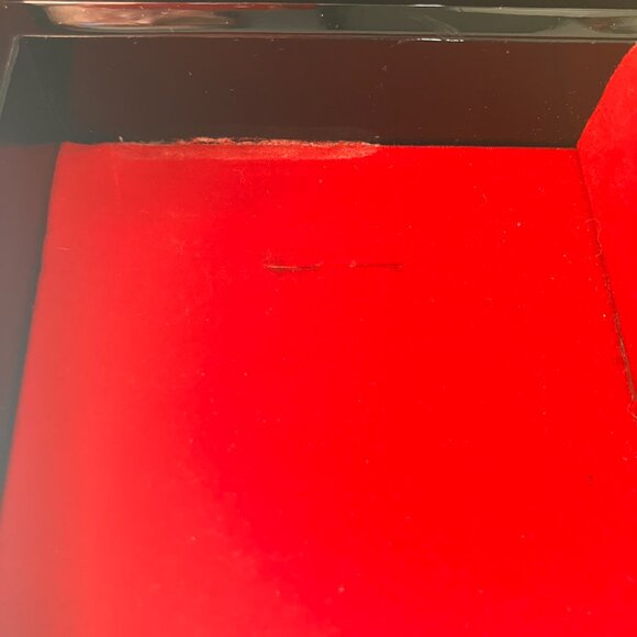 Vintage Black Lacquer Korean Jewelry/Music Box - Mother of Pearl Inlay, Brass - Picture 10 of 13